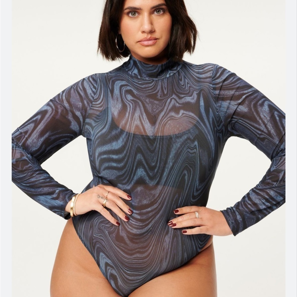 Good American Mesh Mock Neck Bodysuit Inkswirl001 Blue Size 6 NWT
